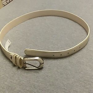 NWT $40 Kenneth Cole REACTION Gold Tone Bekt Small